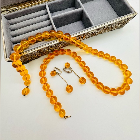 🔥 Vintage Golden Lucite bead Necklace set - Picture 17 of 17